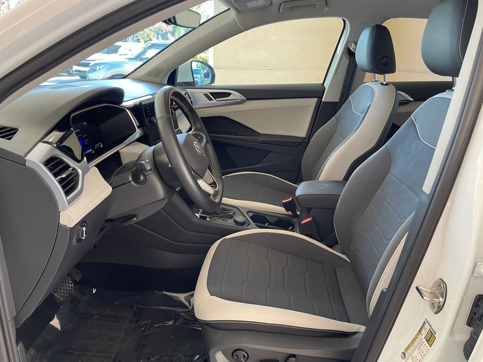 Thumbnail: 2025 Volkswagen Taos - 22