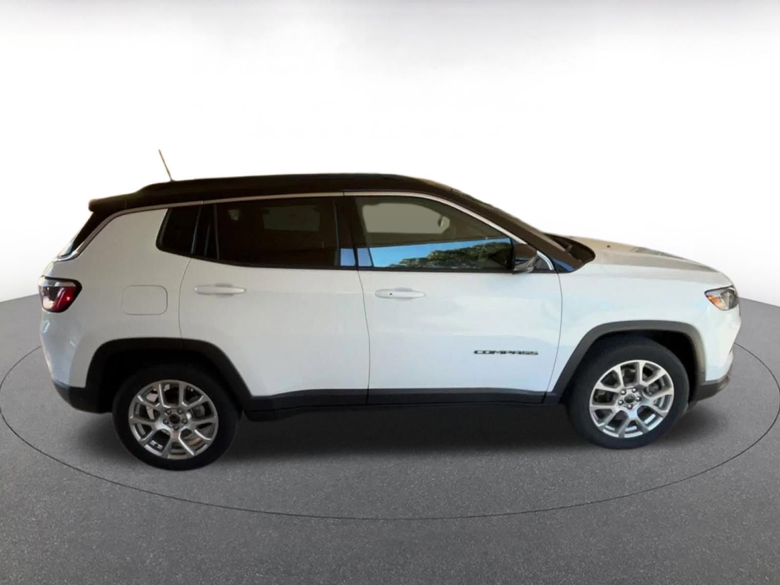 Thumbnail: 2025 Jeep Compass - 16