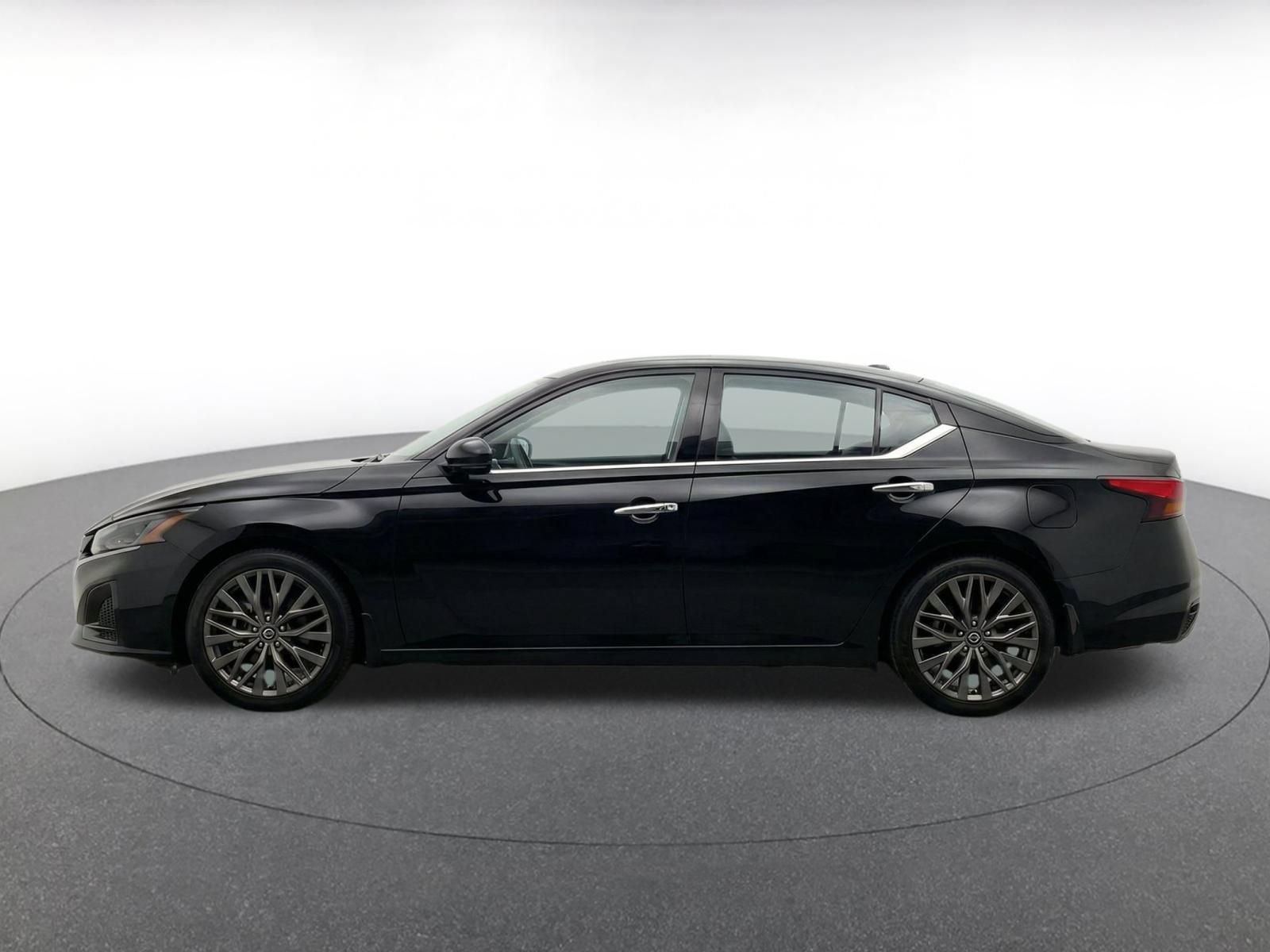 Thumbnail: 2025 Nissan Altima - 4