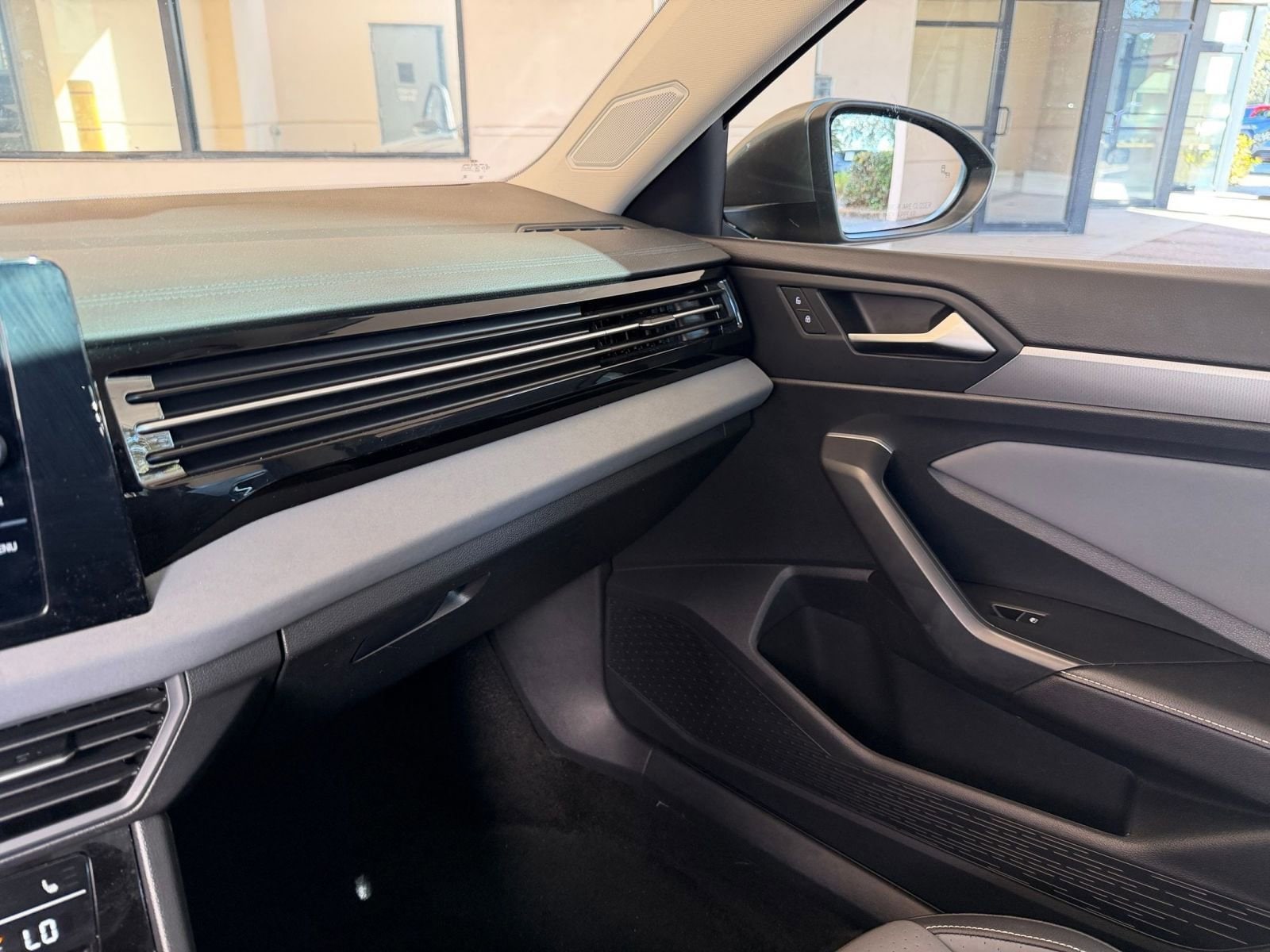 Thumbnail: 2025 Volkswagen Jetta - 31