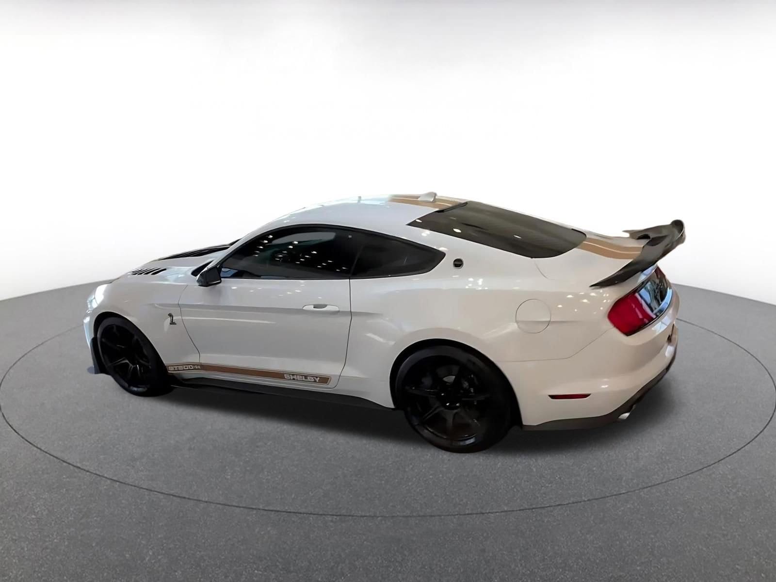 Thumbnail: 2022 Ford Mustang - 10