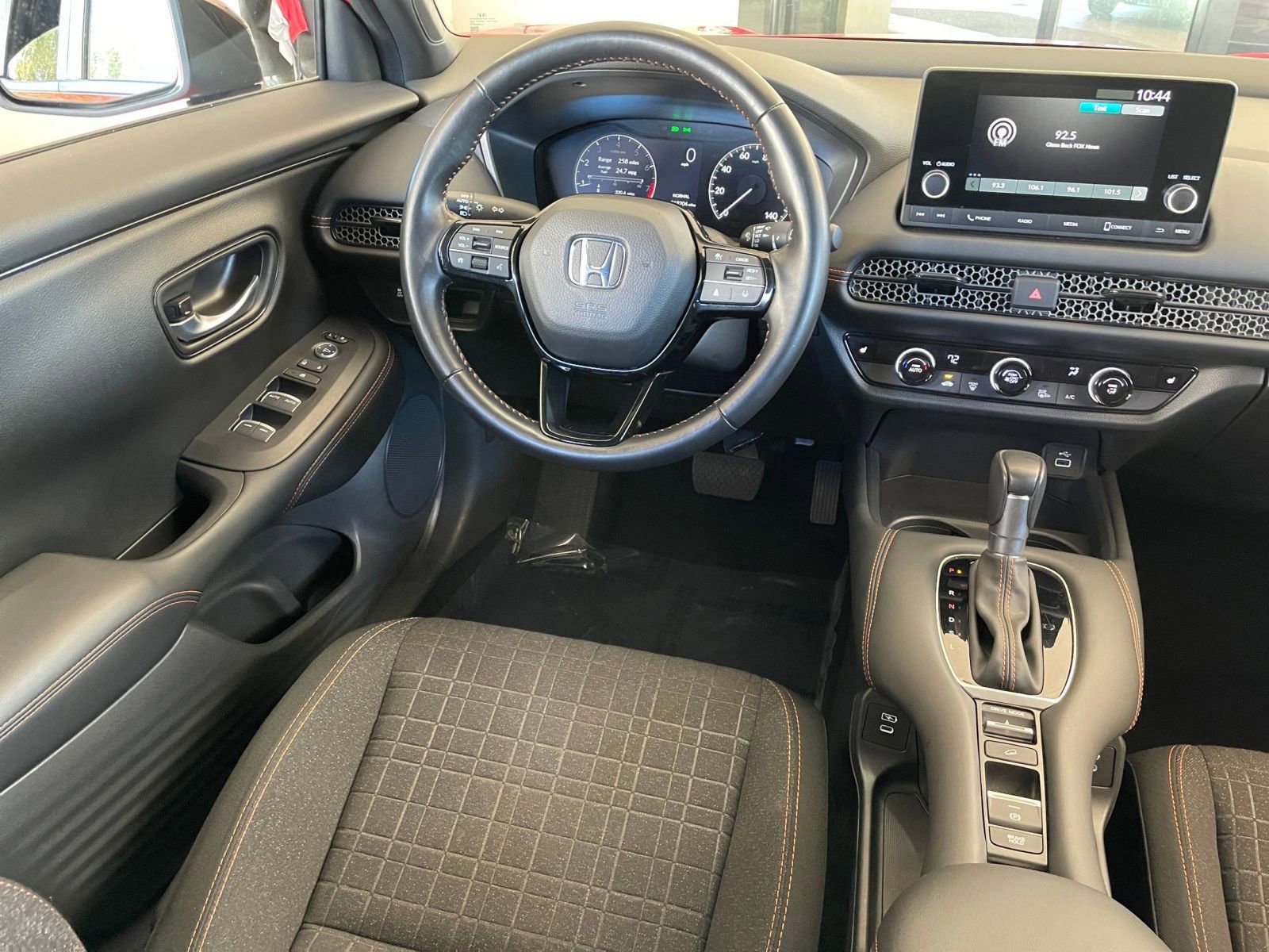 Thumbnail: 2025 Honda HR-V - 32