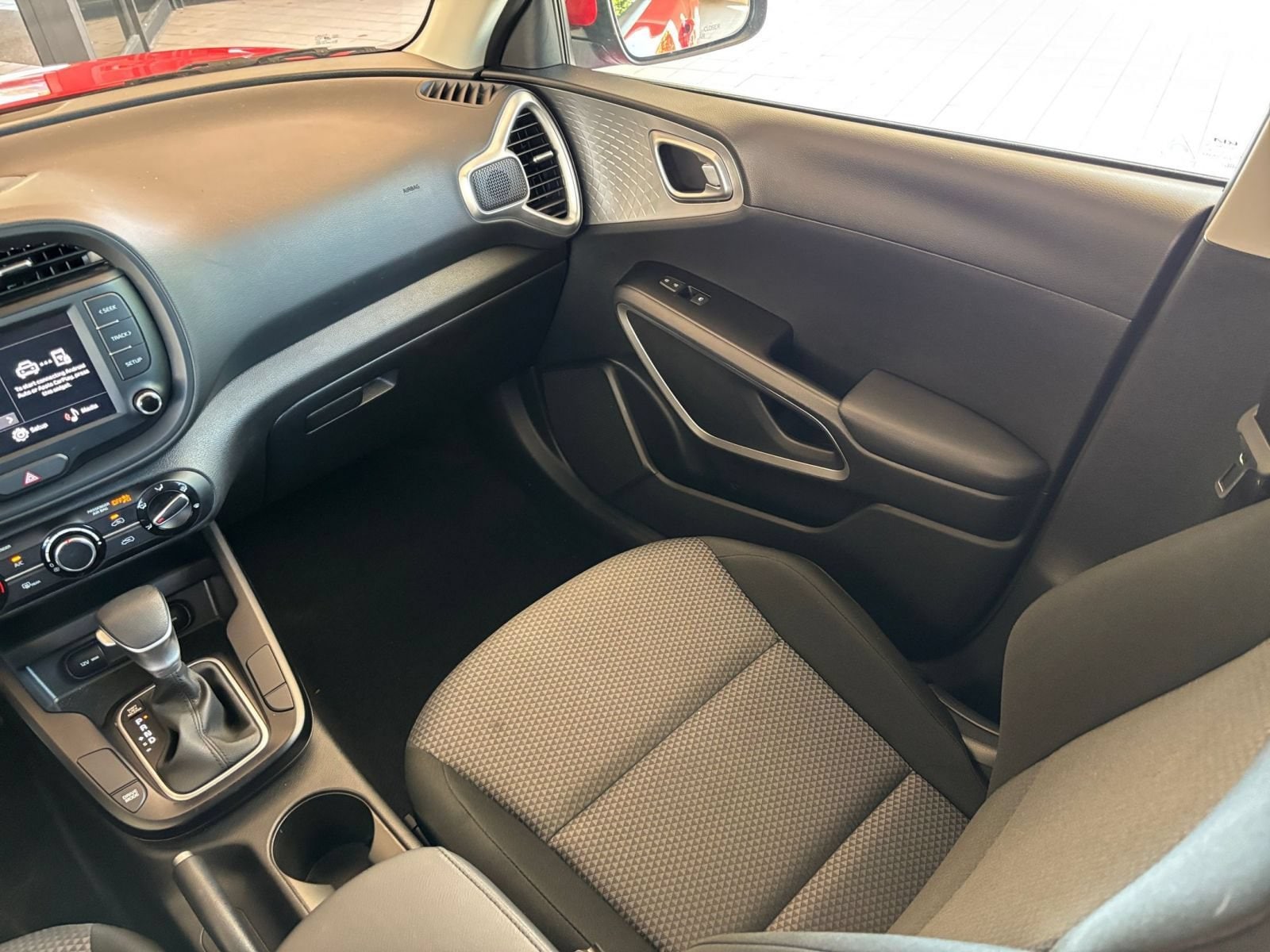 2025 Kia Soul LX - Photo 28