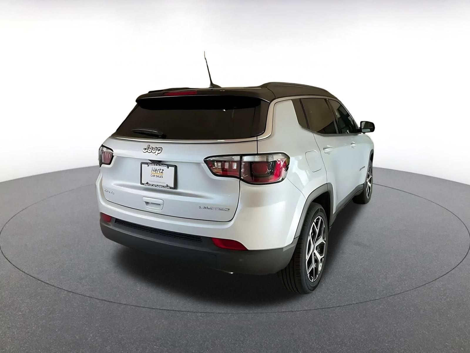 Thumbnail: 2025 Jeep Compass - 14