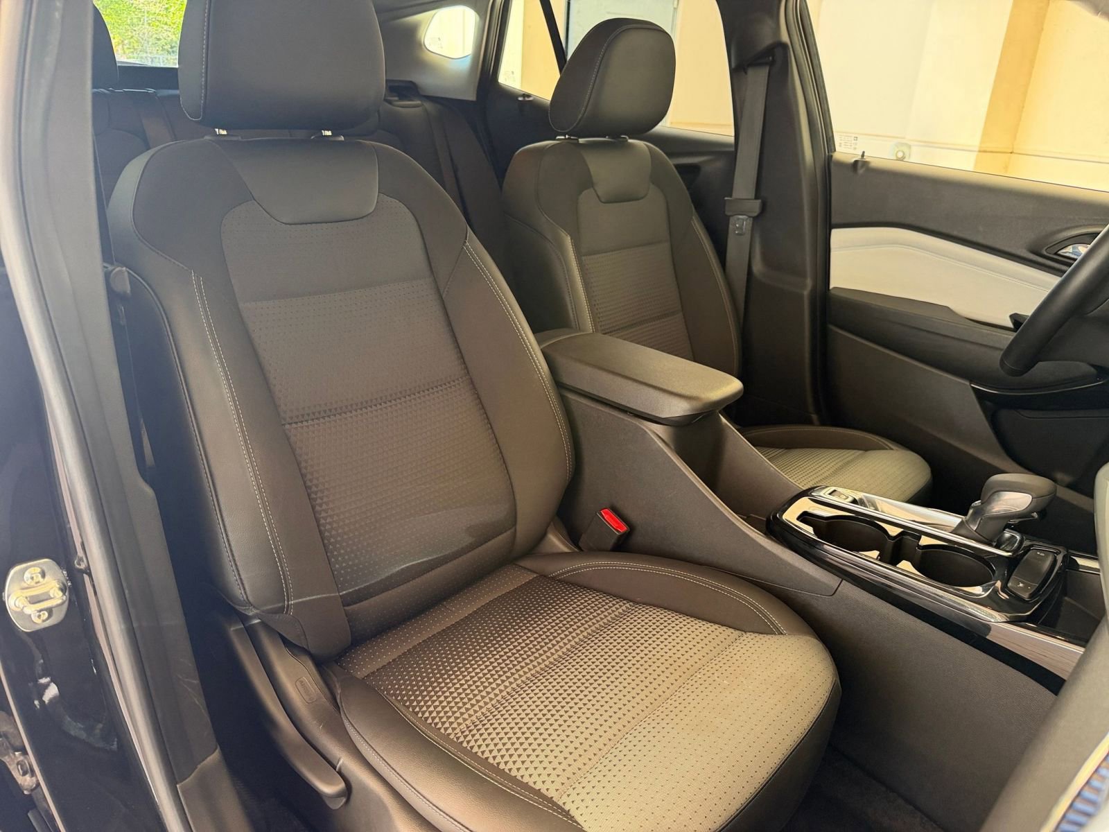 Thumbnail: 2025 Chevrolet Trax - 31