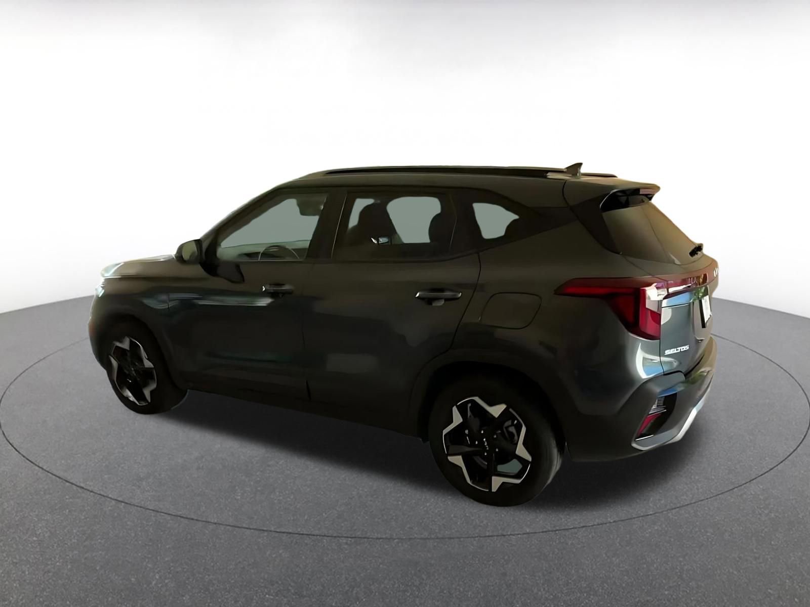 Thumbnail: 2025 Kia Seltos - 10