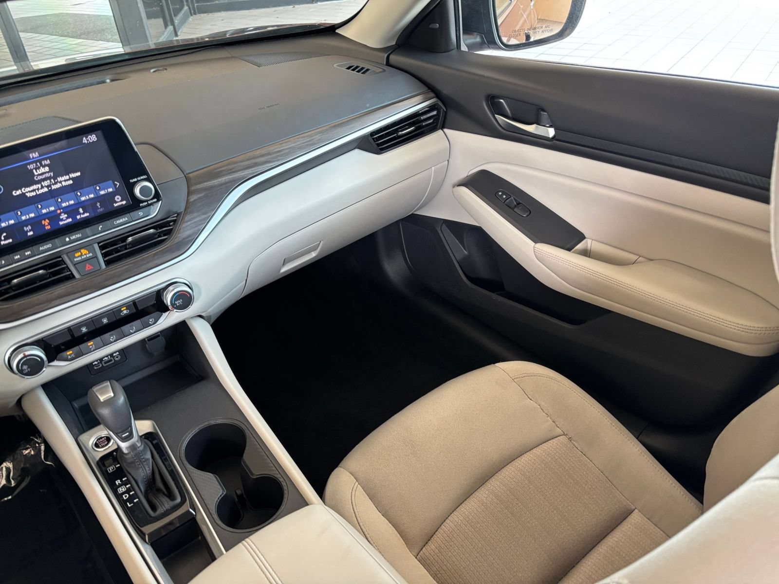 2025 Nissan Altima SV - Photo 35