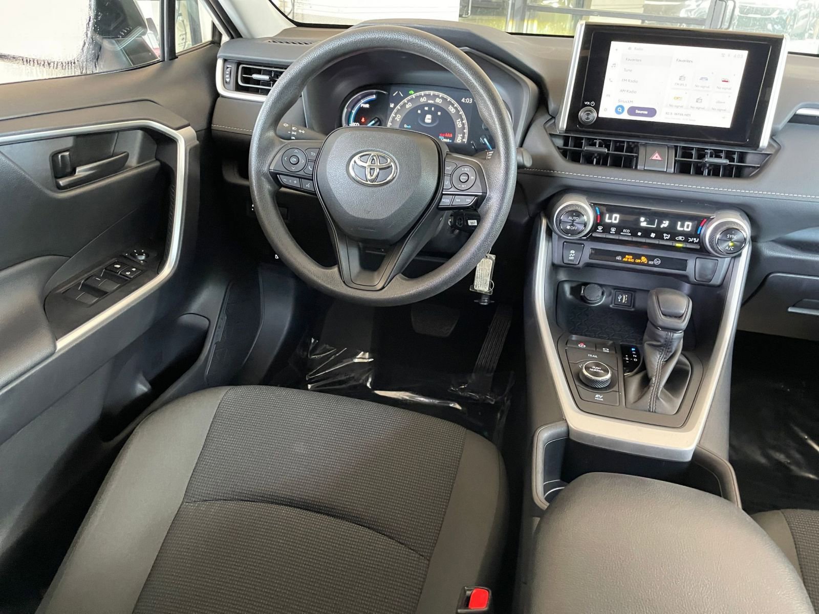 Thumbnail: 2025 Toyota RAV4 - 32