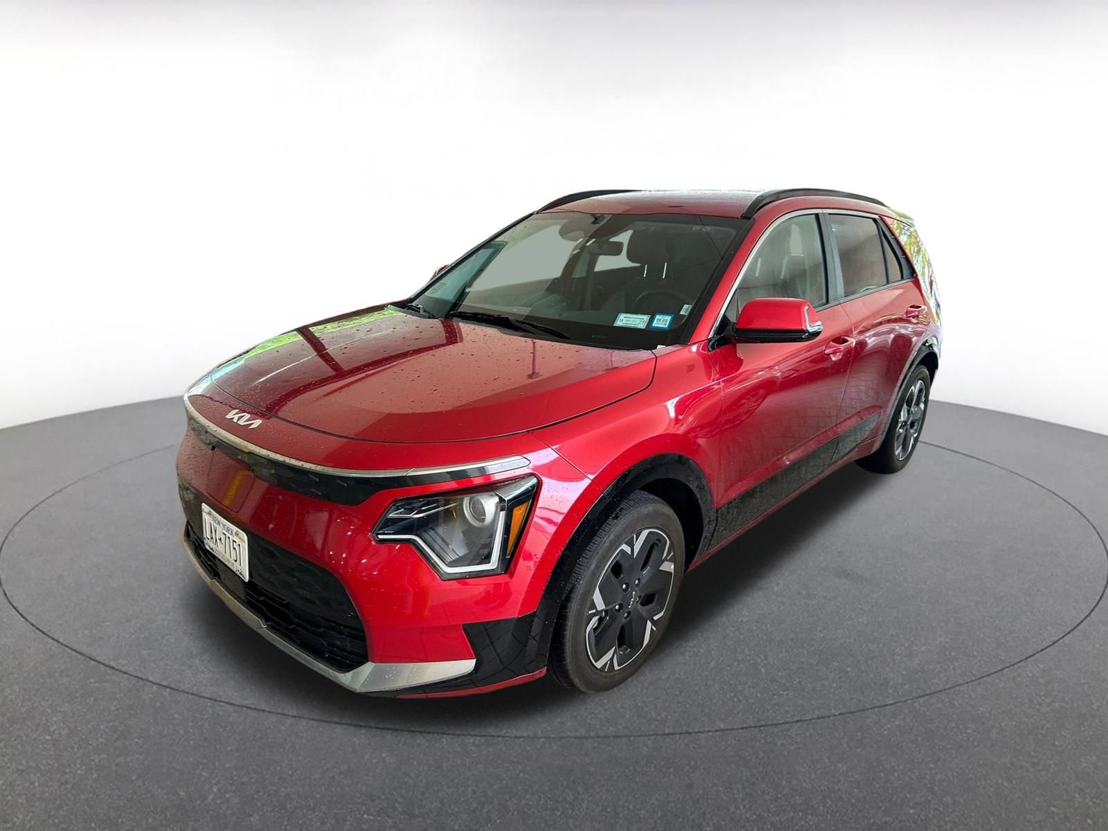 Thumbnail: 2023 Kia Niro - 3