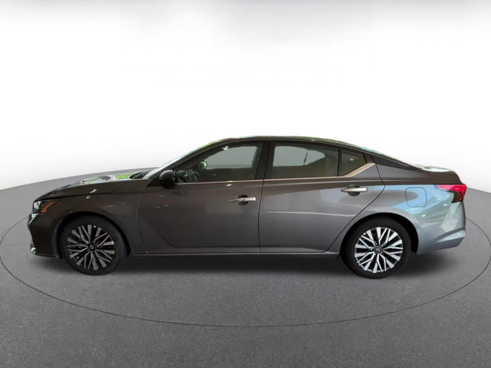 Thumbnail: 2025 Nissan Altima - 8