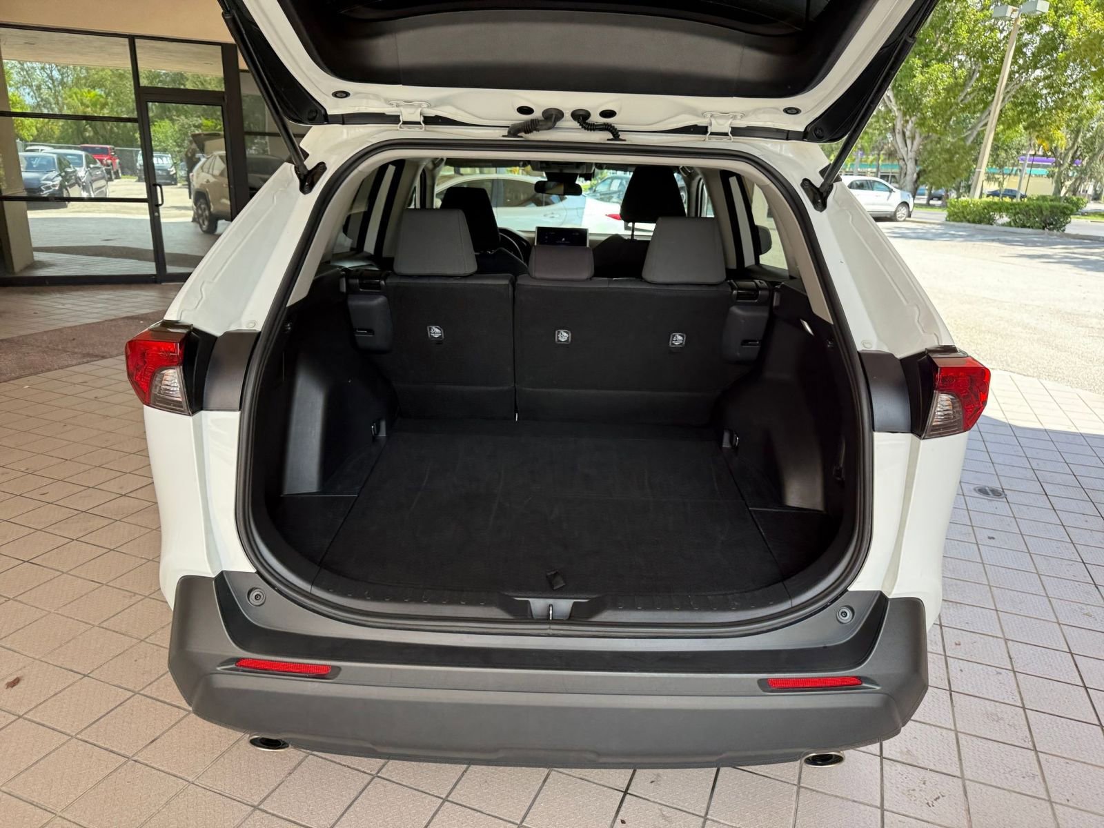 Thumbnail: 2024 Toyota RAV4 - 24