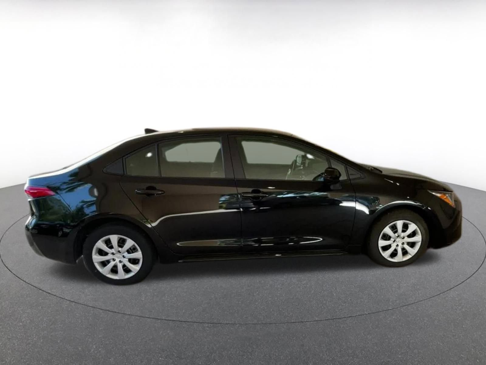 Thumbnail: 2025 Toyota Corolla - 16