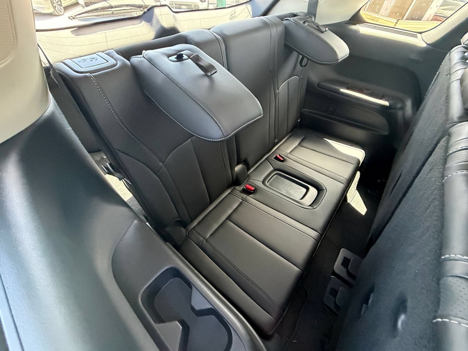 Thumbnail: 2026 INFINITI QX60 - 22