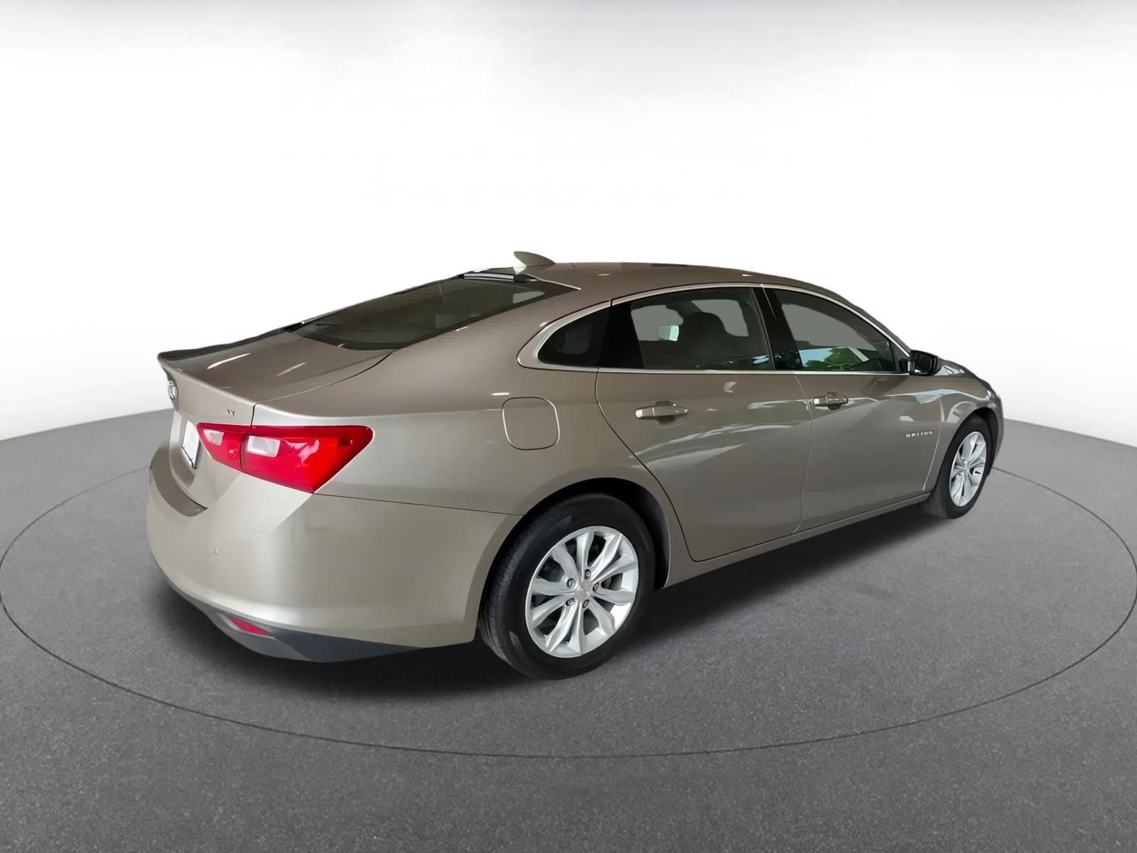 Thumbnail: 2024 Chevrolet Malibu - 15