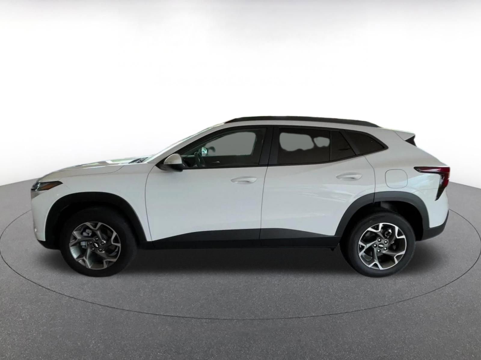 Thumbnail: 2025 Chevrolet Trax - 9