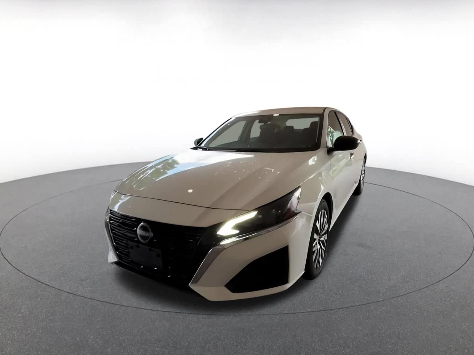 Thumbnail: 2025 Nissan Altima - 4