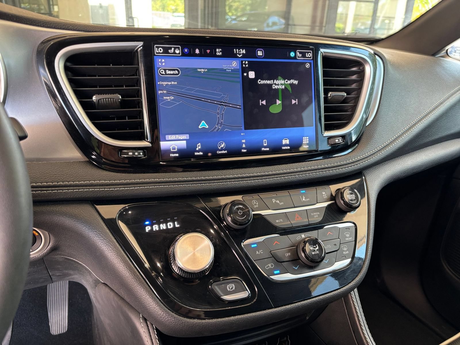 Thumbnail: 2025 Chrysler Pacifica - 18