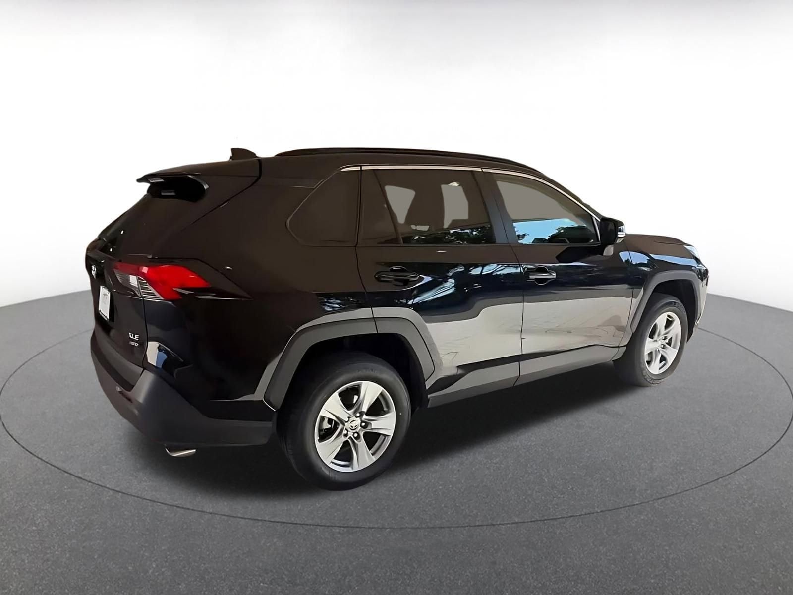 Thumbnail: 2025 Toyota RAV4 - 15