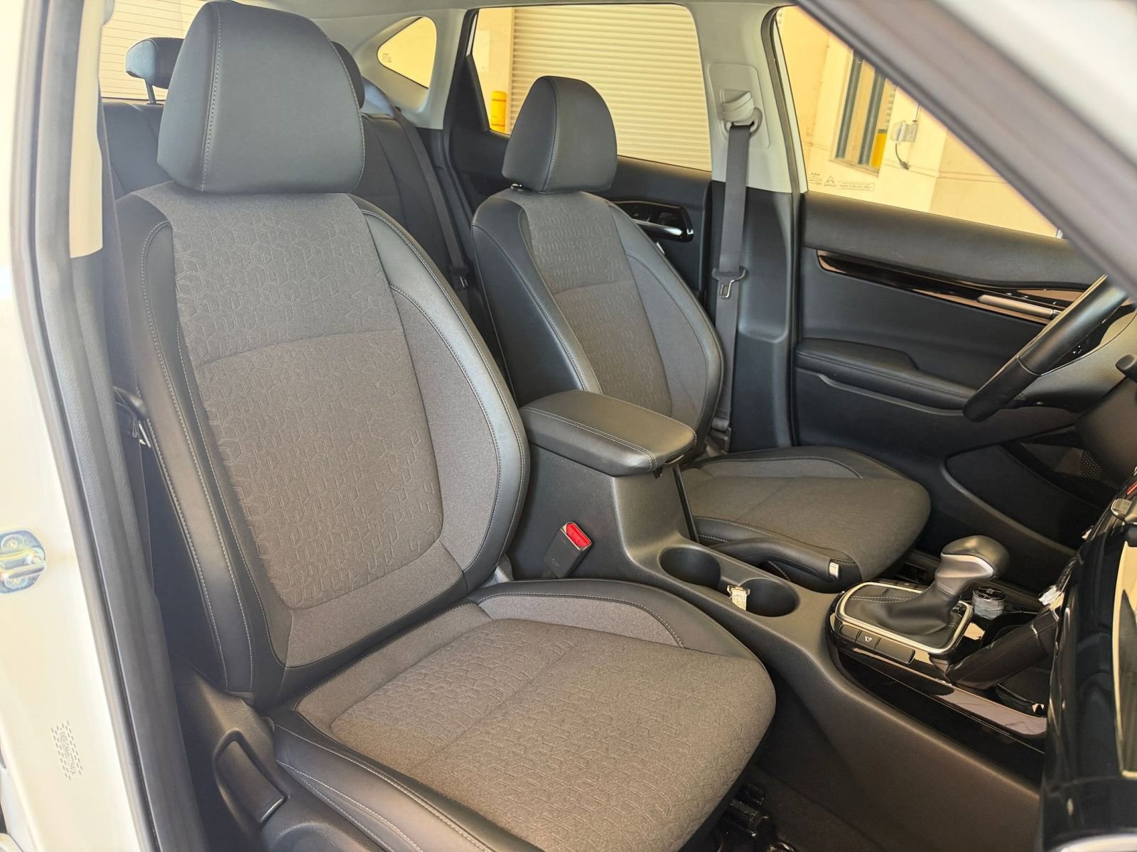 Thumbnail: 2025 Kia Seltos - 32