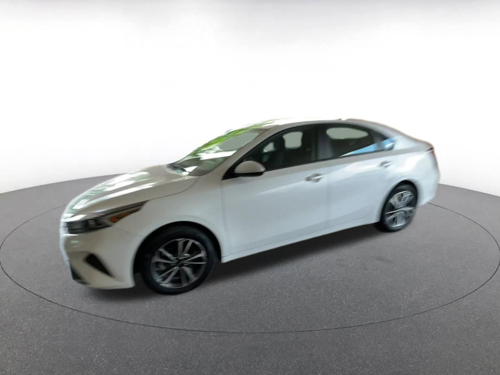 Thumbnail: 2024 Kia Forte - 7