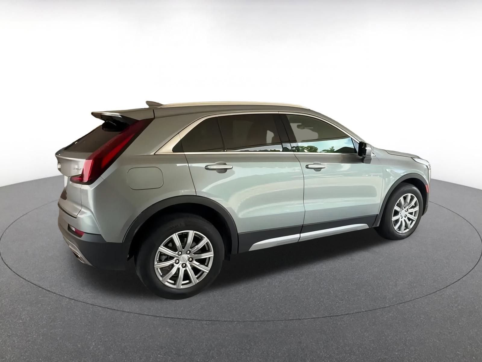 Thumbnail: 2023 Cadillac XT4 - 14