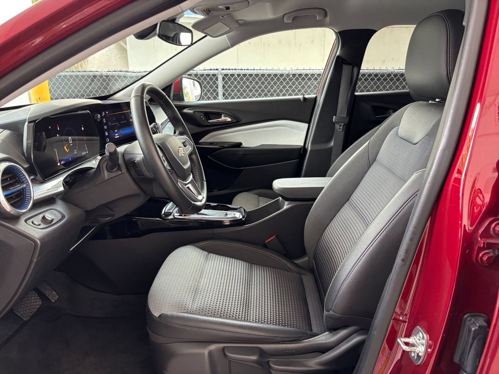Thumbnail: 2025 Chevrolet Trax - 27