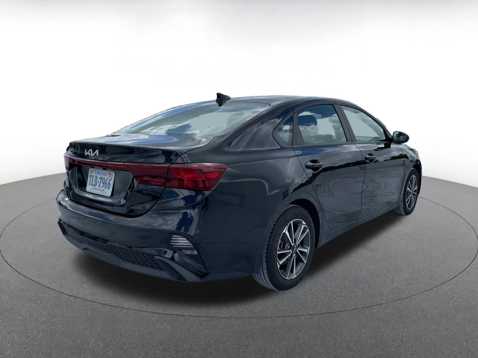 Thumbnail: 2024 Kia Forte - 7
