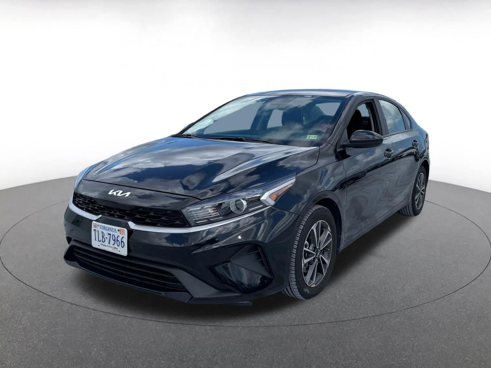 Thumbnail: 2024 Kia Forte - 3