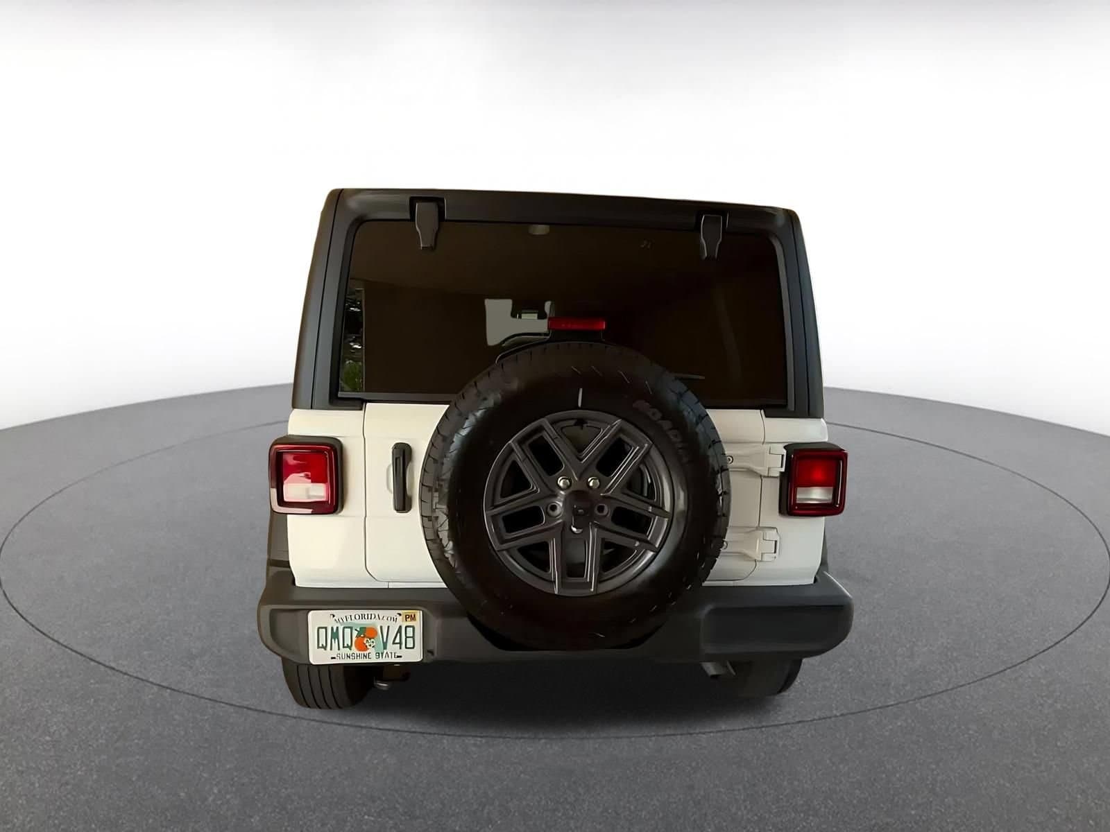 Thumbnail: 2025 Jeep Wrangler - 10