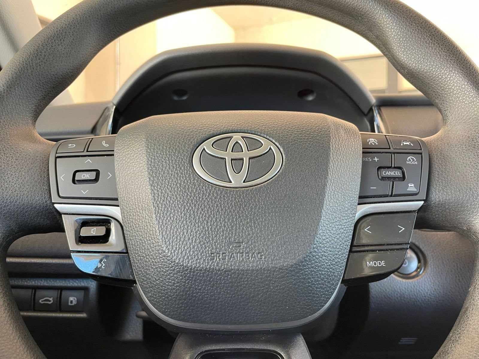 Thumbnail: 2025 Toyota Camry - 27