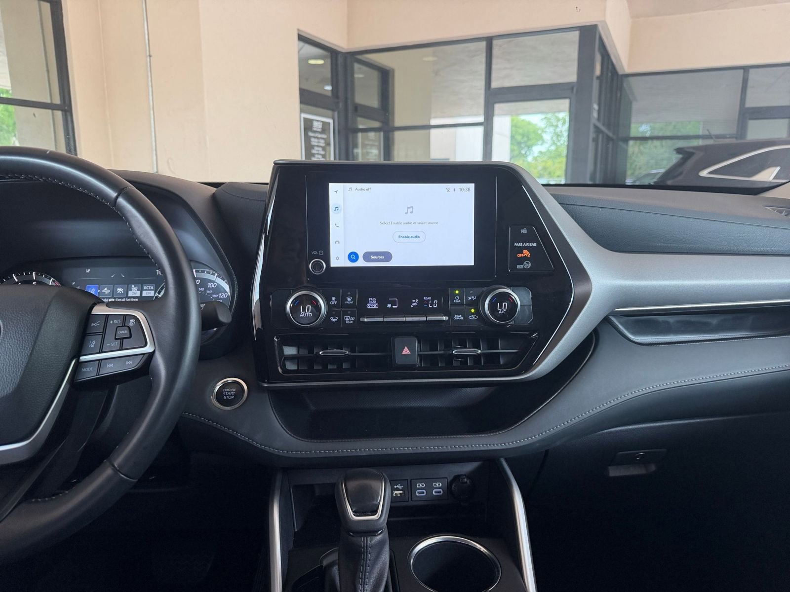 Thumbnail: 2025 Toyota Highlander - 17