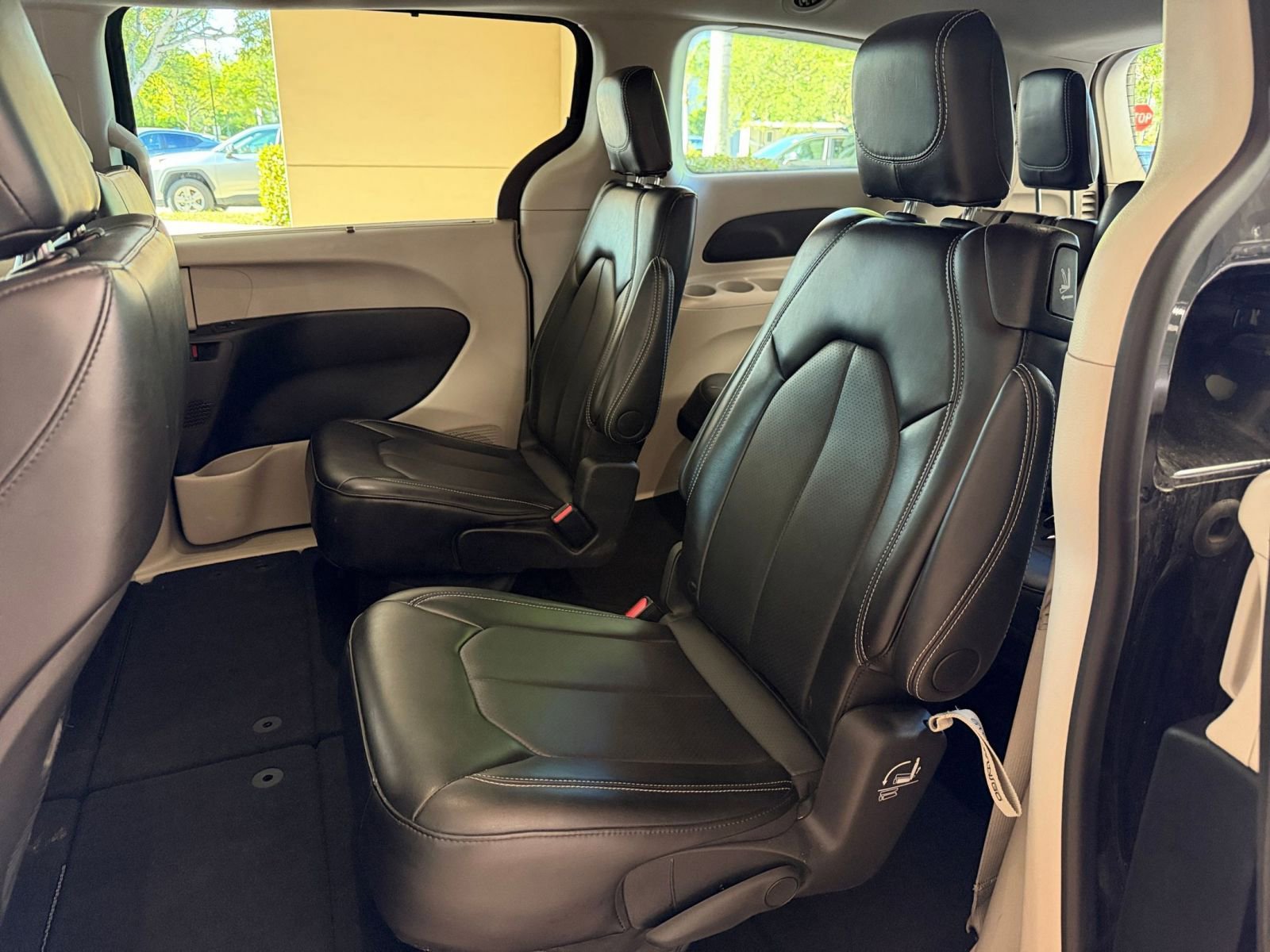 Thumbnail: 2024 Chrysler Pacifica - 22