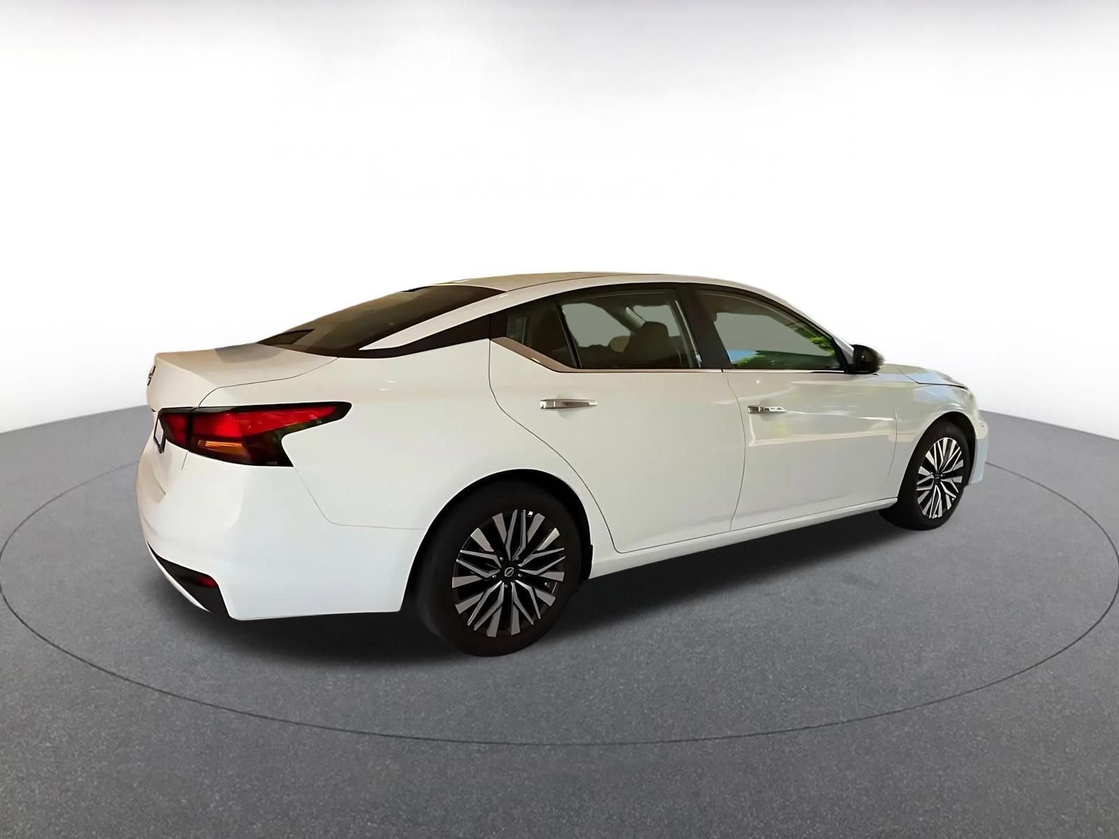 Thumbnail: 2025 Nissan Altima - 14