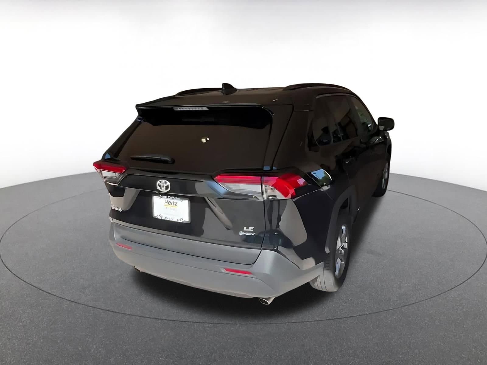 Thumbnail: 2025 Toyota RAV4 - 15