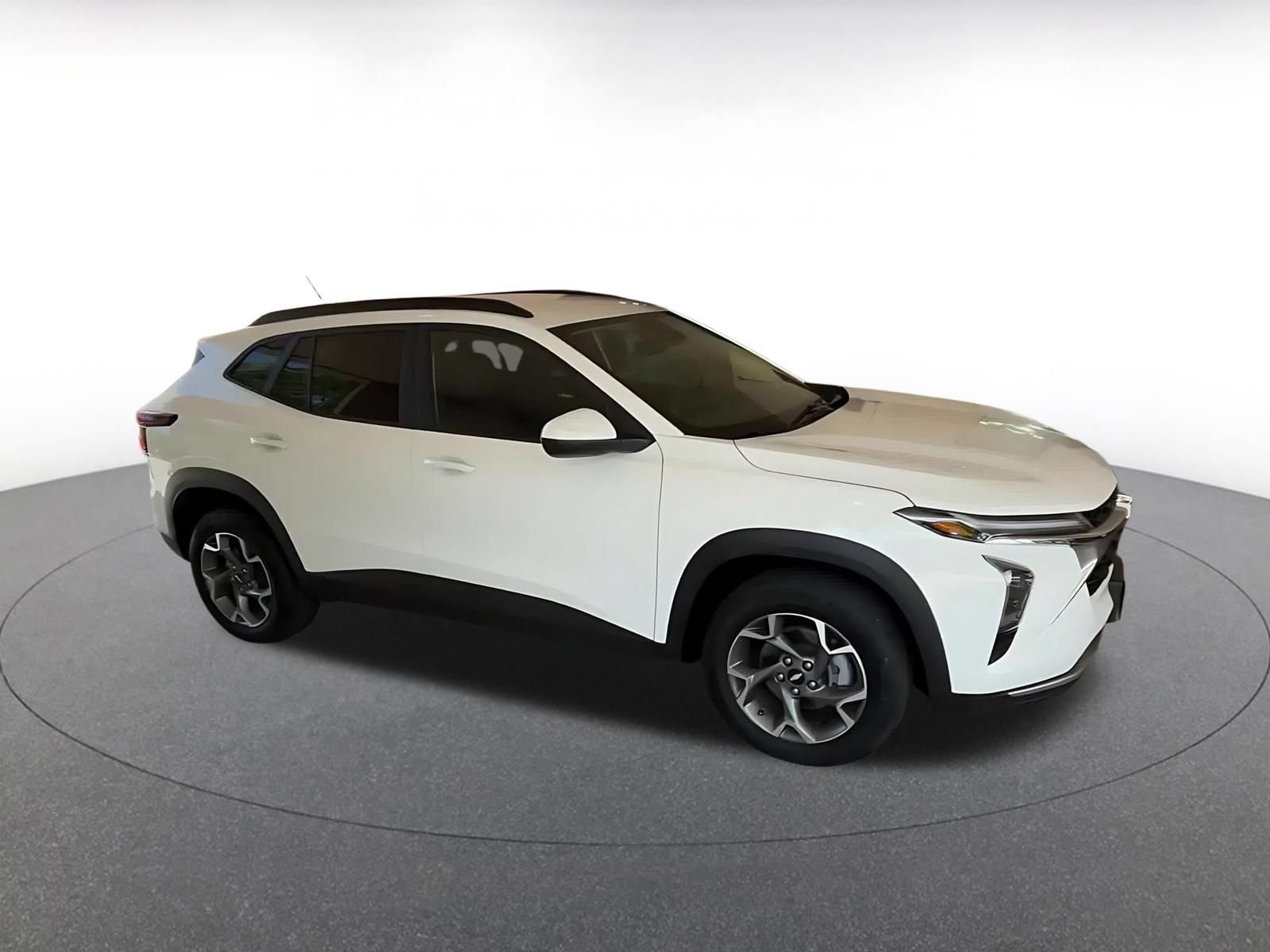 Thumbnail: 2025 Chevrolet Trax - 2