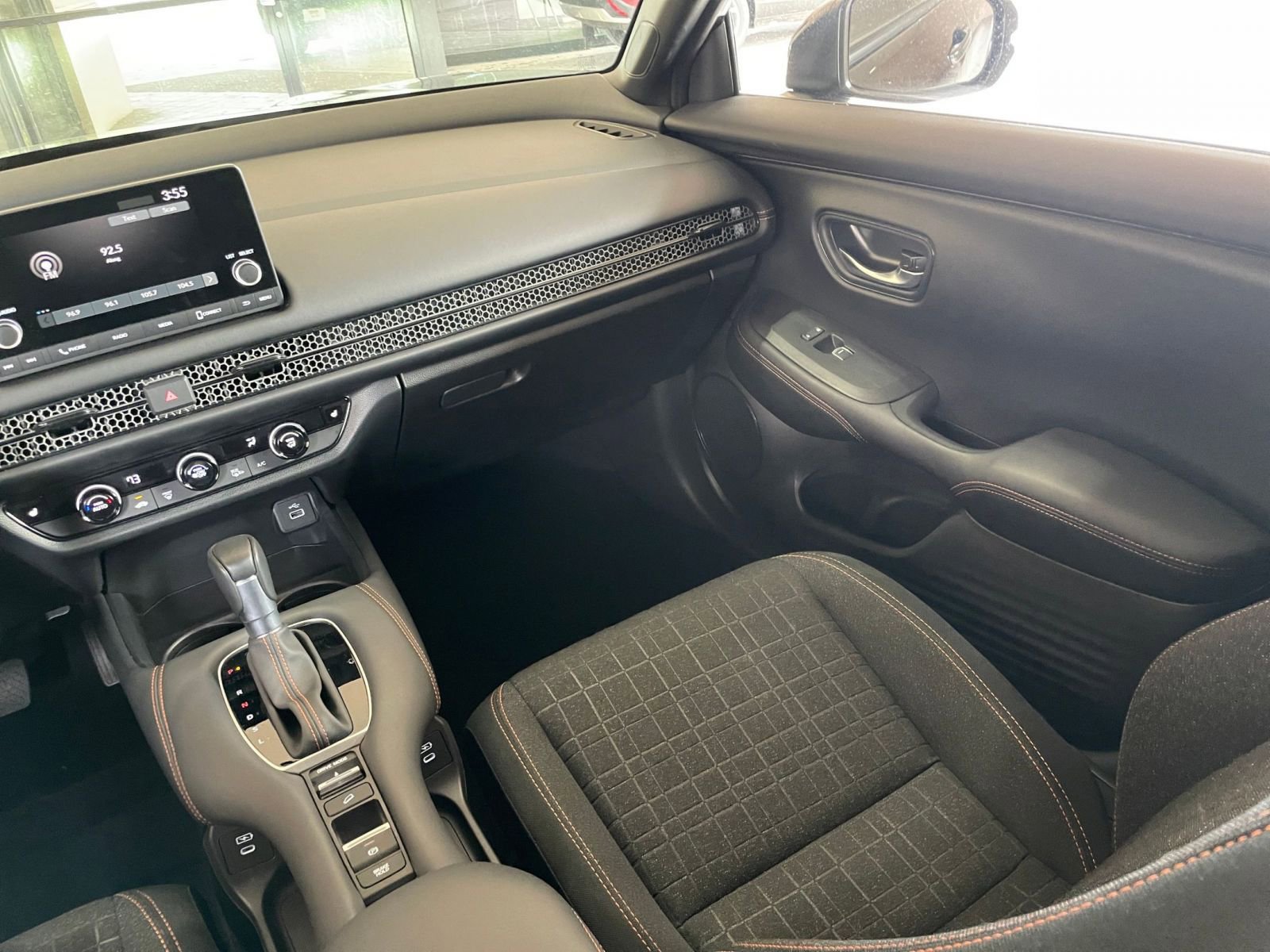 Thumbnail: 2025 Honda HR-V - 33