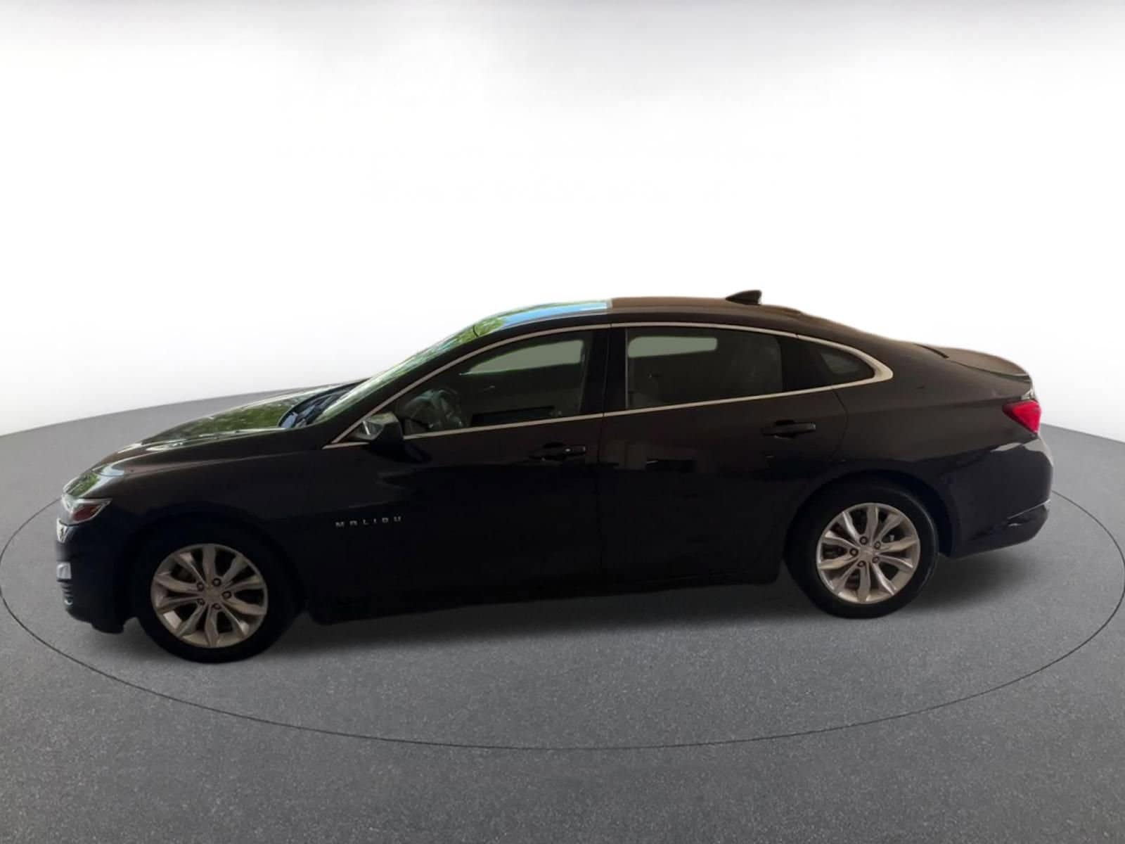 Thumbnail: 2023 Chevrolet Malibu - 9