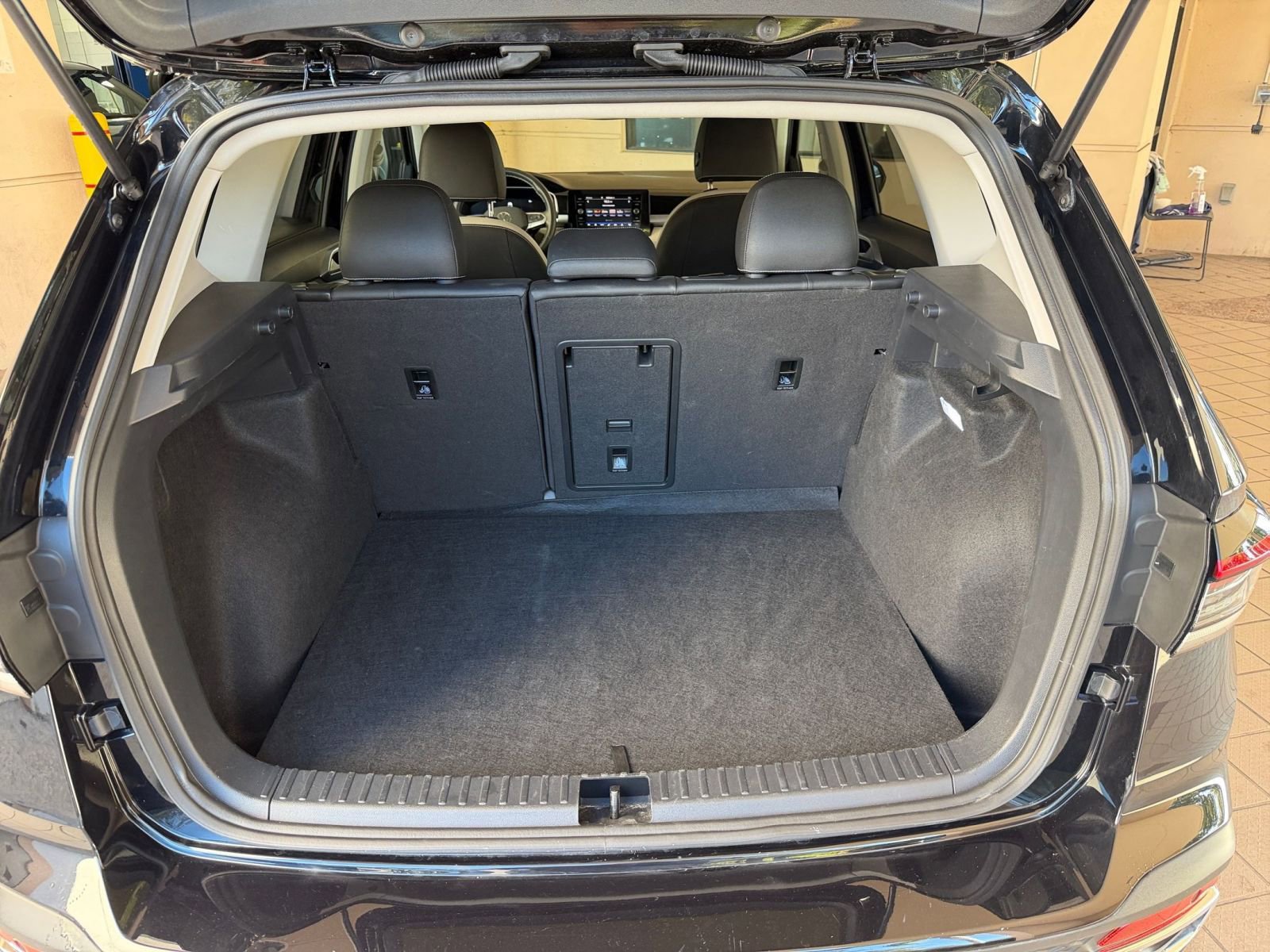 Thumbnail: 2025 Volkswagen Taos - 24