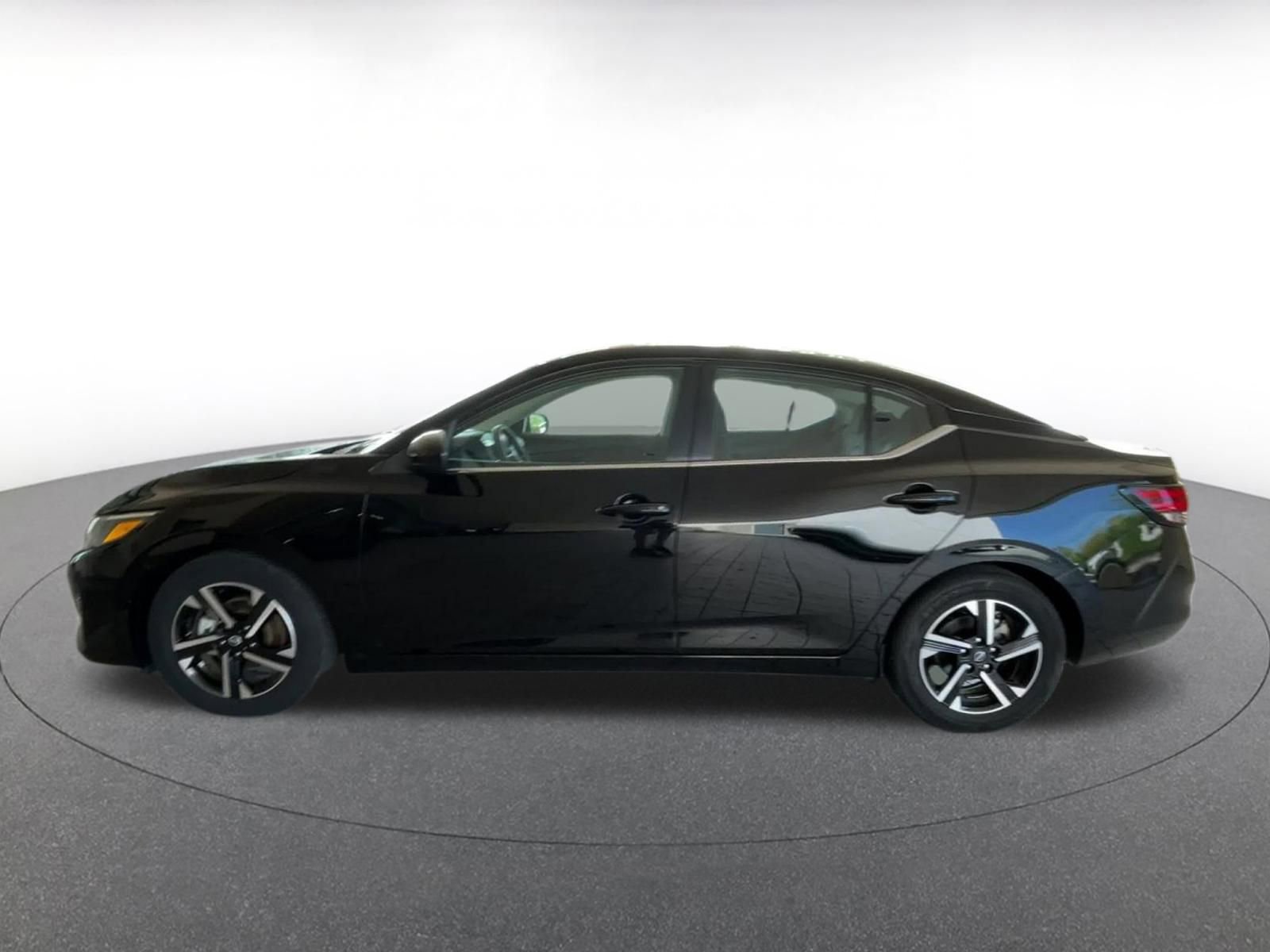 Thumbnail: 2025 Nissan Sentra - 9