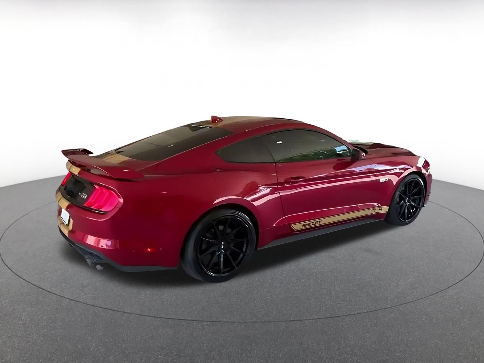 Thumbnail: 2022 Ford Mustang - 9