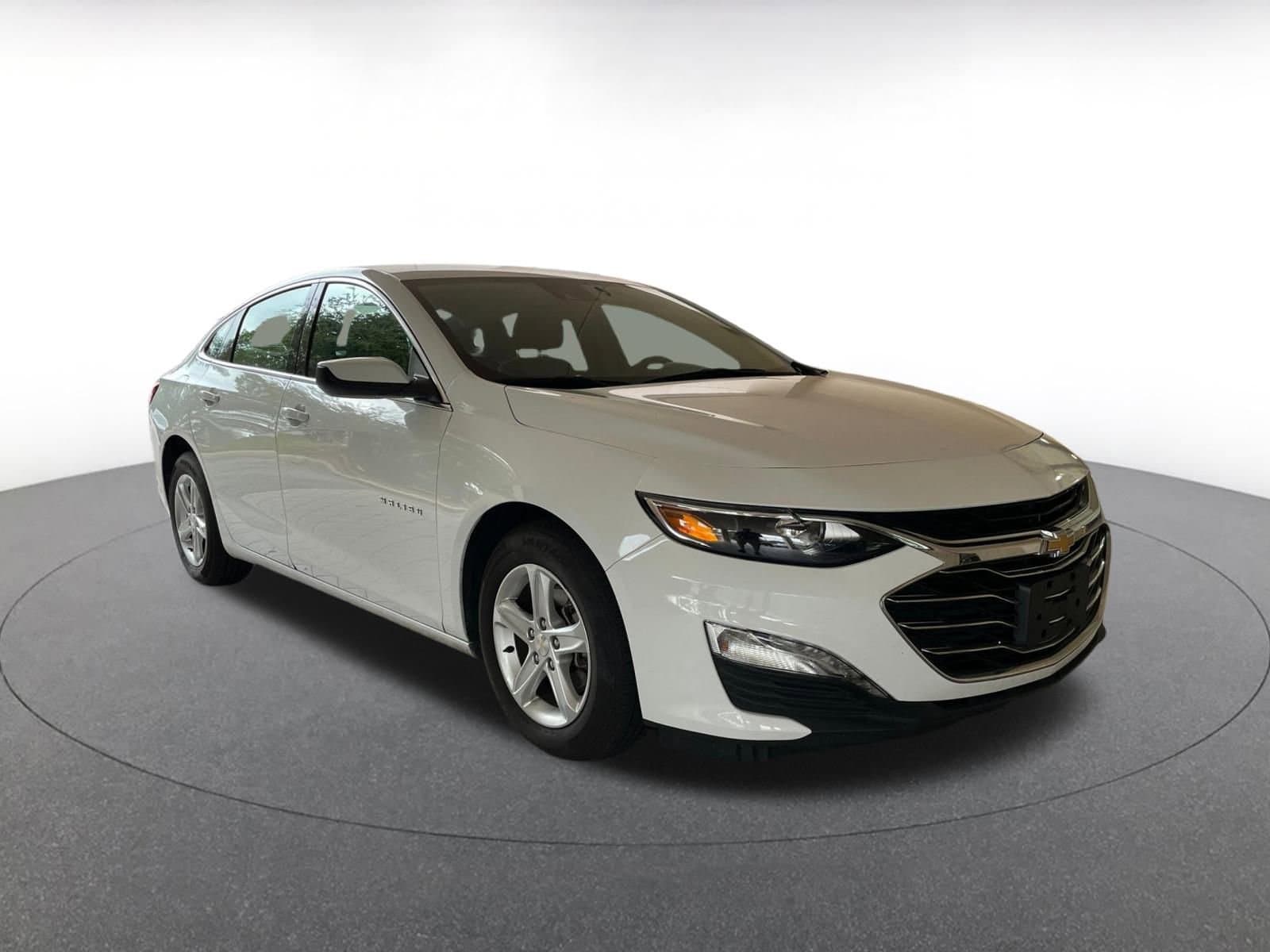 Thumbnail: 2023 Chevrolet Malibu - 1