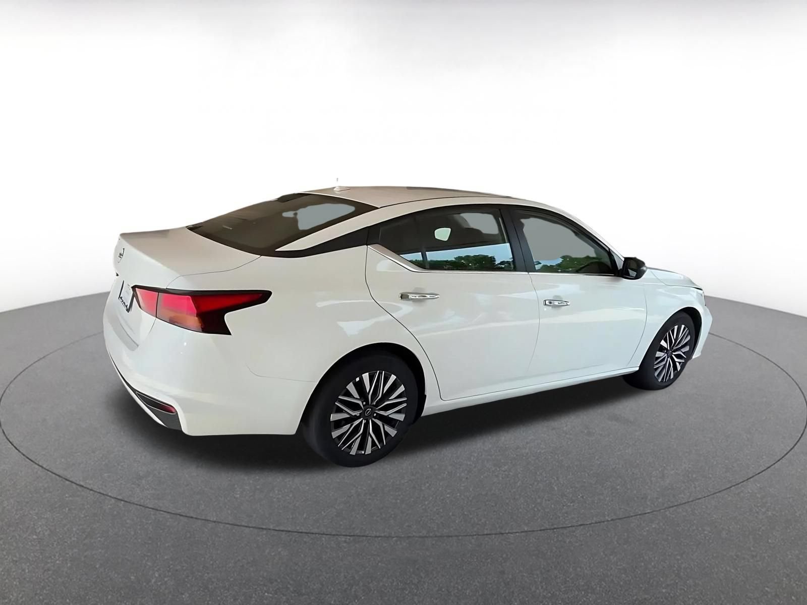 Thumbnail: 2025 Nissan Altima - 12