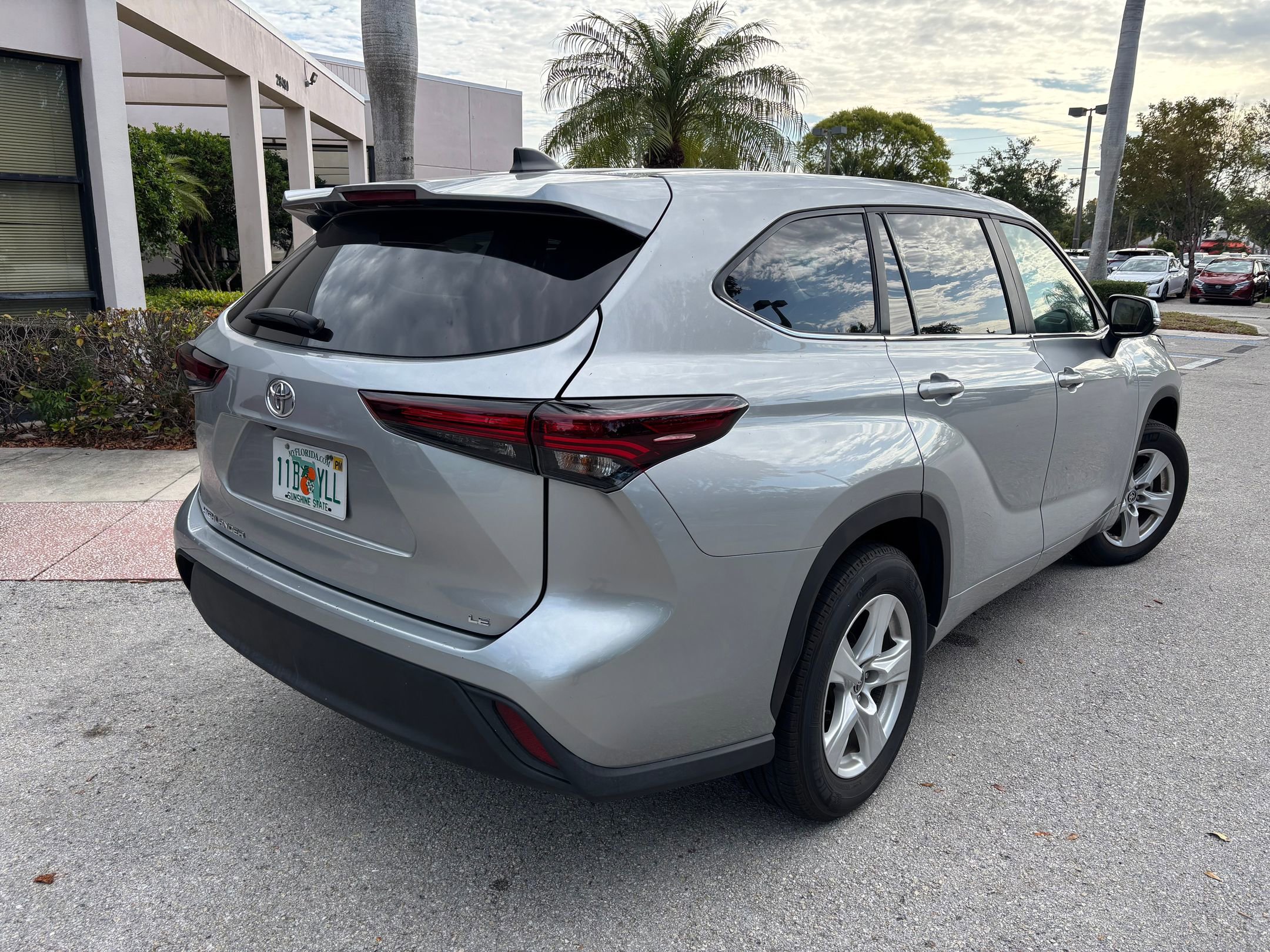 Thumbnail: 2025 Toyota Highlander - 5