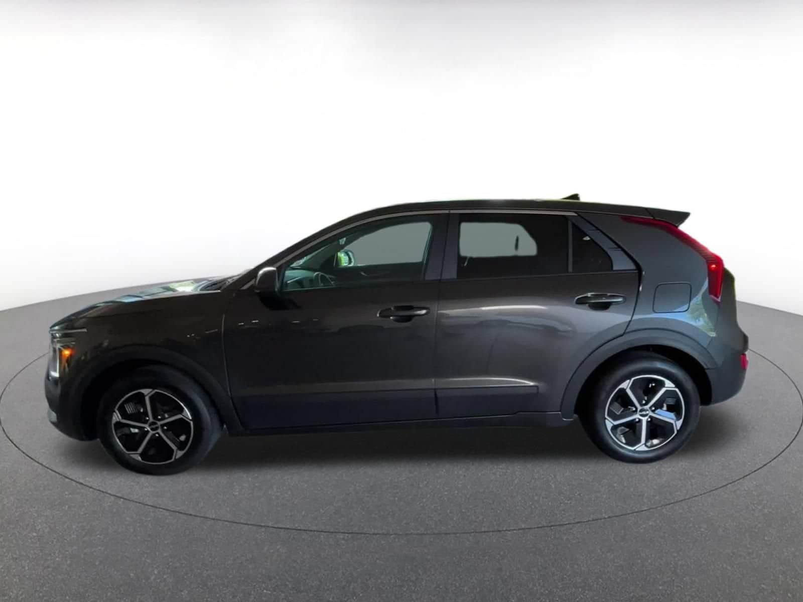 Thumbnail: 2026 Kia Niro - 9