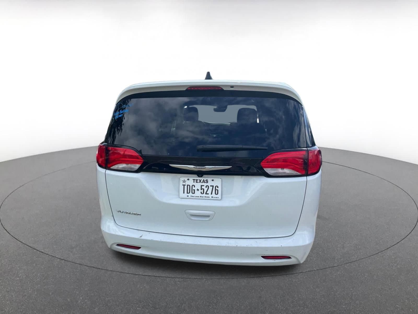 Thumbnail: 2023 Chrysler Voyager - 7