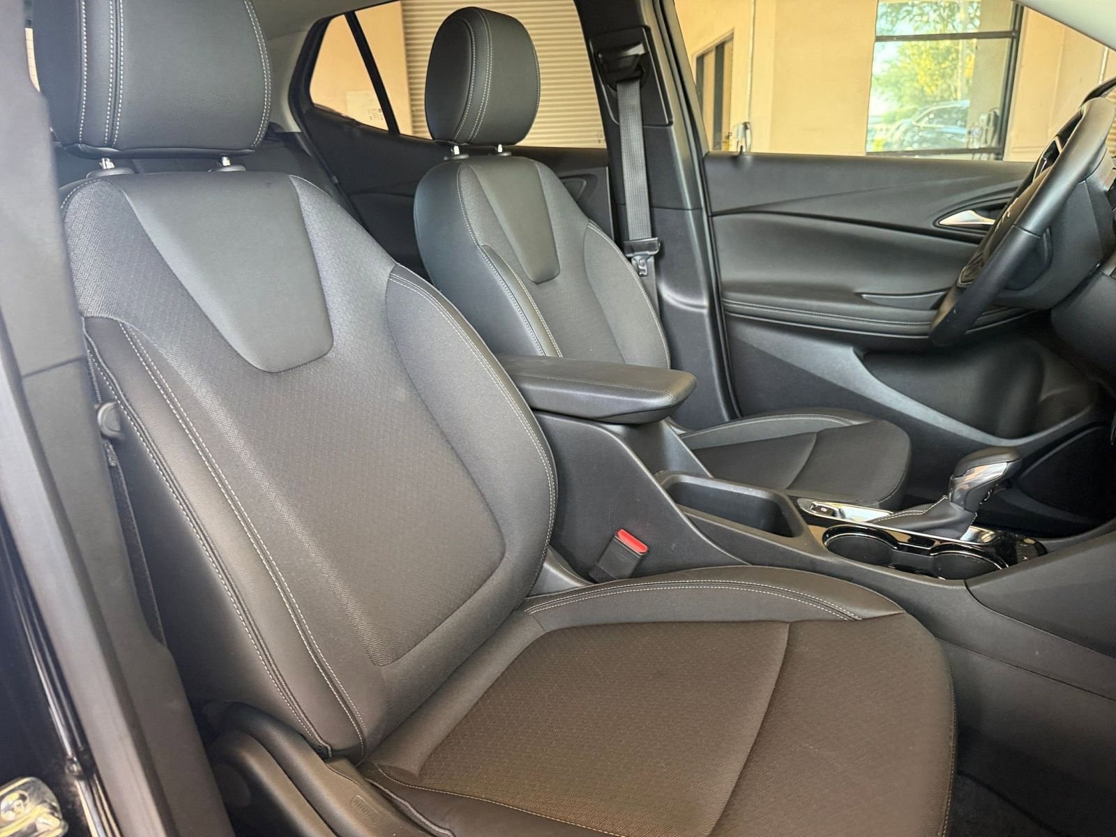 Thumbnail: 2025 Buick Encore GX - 30