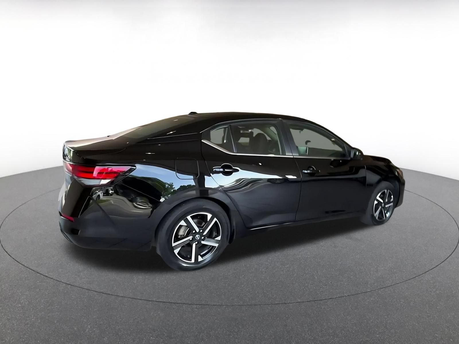 Thumbnail: 2025 Nissan Sentra - 11