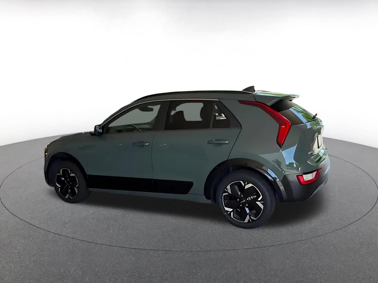 Thumbnail: 2024 Kia Niro - 9