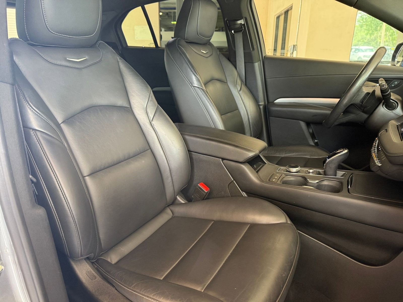 Thumbnail: 2023 Cadillac XT4 - 30