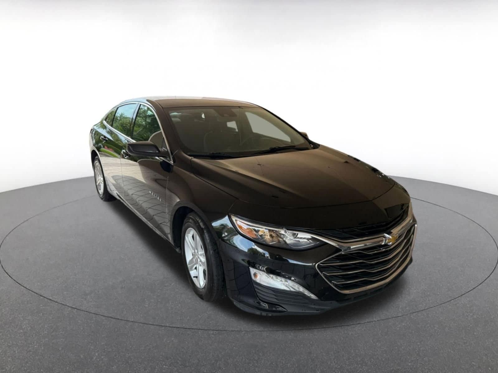 Thumbnail: 2023 Chevrolet Malibu - 1